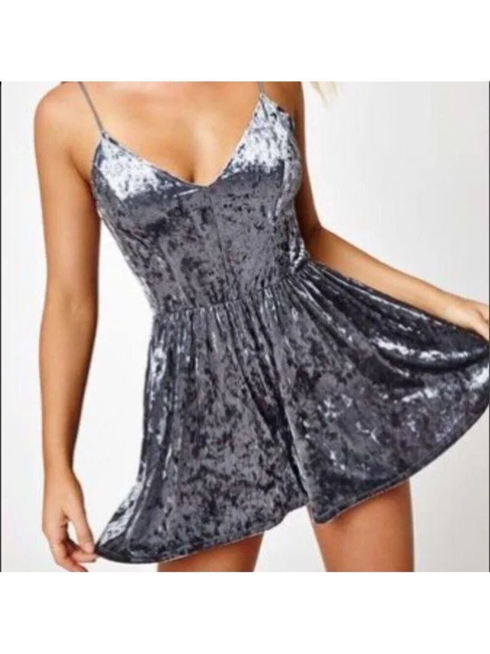 NWOT LA Hearts Pacsun Velvet Strappy Romper Size M